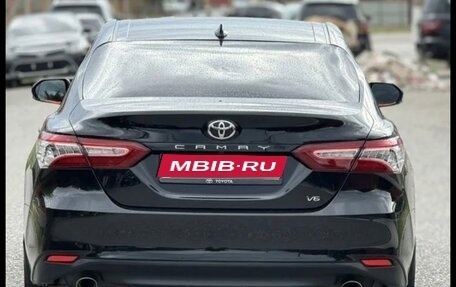 Toyota Camry, 2018 год, 2 500 000 рублей, 1 фотография