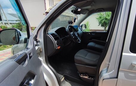 Volkswagen Caravelle T5, 2010 год, 2 100 000 рублей, 8 фотография