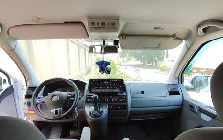 Volkswagen Caravelle T5, 2010 год, 2 100 000 рублей, 9 фотография