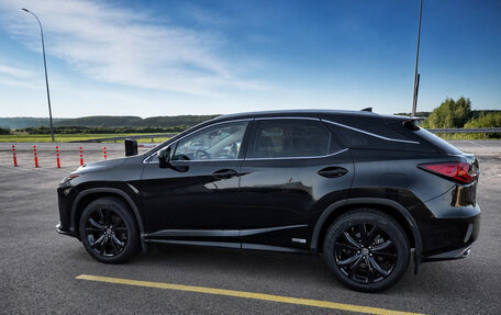 Lexus RX IV рестайлинг, 2018 год, 4 300 000 рублей, 8 фотография