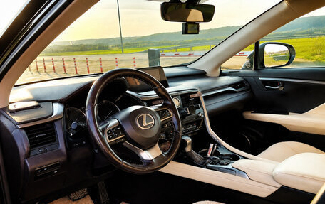 Lexus RX IV рестайлинг, 2018 год, 4 300 000 рублей, 9 фотография