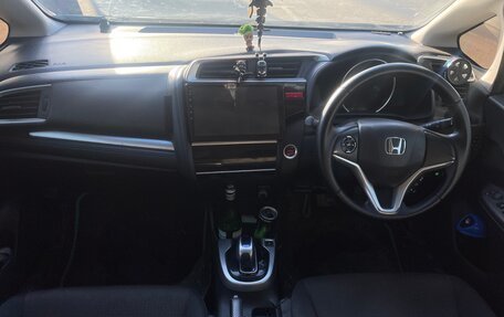 Honda Fit III, 2016 год, 900 000 рублей, 6 фотография