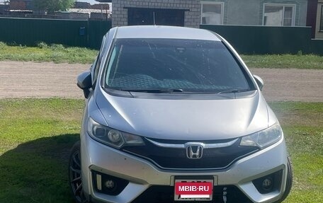 Honda Fit III, 2016 год, 900 000 рублей, 10 фотография