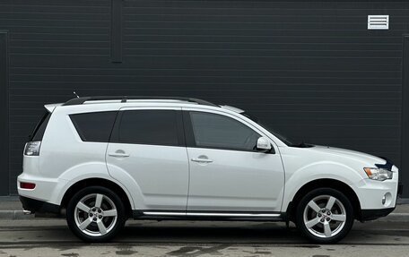 Mitsubishi Outlander III рестайлинг 3, 2009 год, 1 299 000 рублей, 9 фотография