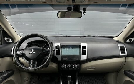 Mitsubishi Outlander III рестайлинг 3, 2009 год, 1 299 000 рублей, 11 фотография