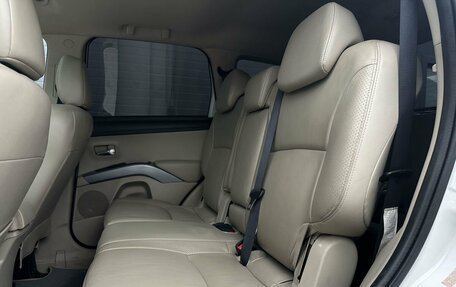 Mitsubishi Outlander III рестайлинг 3, 2009 год, 1 299 000 рублей, 21 фотография