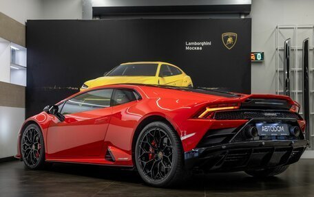 Lamborghini Huracán, 2022 год, 33 000 000 рублей, 4 фотография