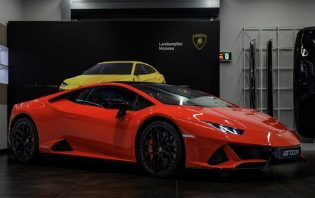 Lamborghini Huracán, 2022 год, 33 000 000 рублей, 7 фотография