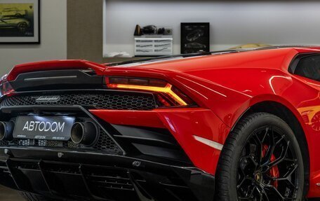 Lamborghini Huracán, 2022 год, 33 000 000 рублей, 12 фотография