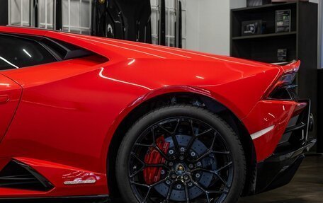 Lamborghini Huracán, 2022 год, 33 000 000 рублей, 16 фотография