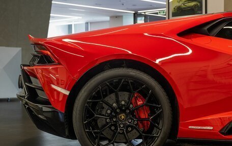 Lamborghini Huracán, 2022 год, 33 000 000 рублей, 15 фотография