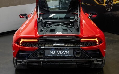 Lamborghini Huracán, 2022 год, 33 000 000 рублей, 14 фотография
