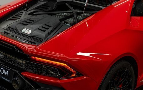 Lamborghini Huracán, 2022 год, 33 000 000 рублей, 13 фотография