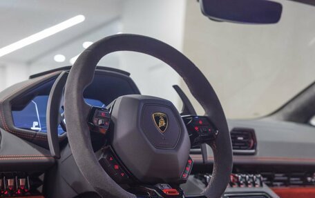 Lamborghini Huracán, 2022 год, 33 000 000 рублей, 21 фотография