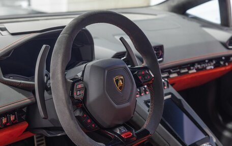 Lamborghini Huracán, 2022 год, 33 000 000 рублей, 22 фотография