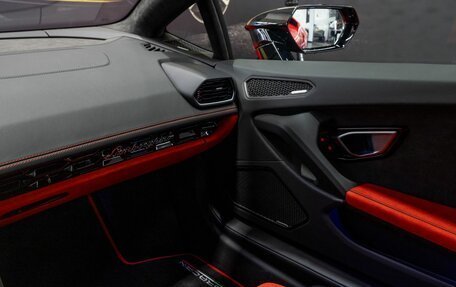 Lamborghini Huracán, 2022 год, 33 000 000 рублей, 23 фотография