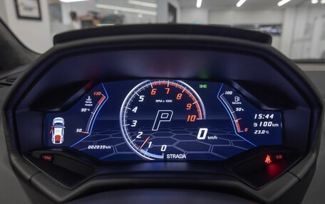 Lamborghini Huracán, 2022 год, 33 000 000 рублей, 30 фотография