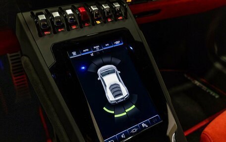 Lamborghini Huracán, 2022 год, 33 000 000 рублей, 34 фотография