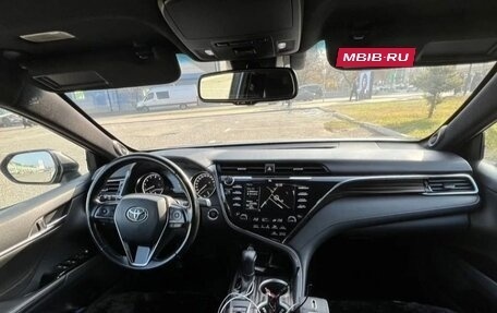 Toyota Camry, 2018 год, 2 500 000 рублей, 7 фотография