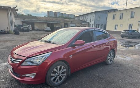 Hyundai Solaris II рестайлинг, 2015 год, 1 000 000 рублей, 2 фотография