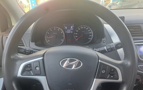 Hyundai Solaris II рестайлинг, 2011 год, 540 000 рублей, 10 фотография