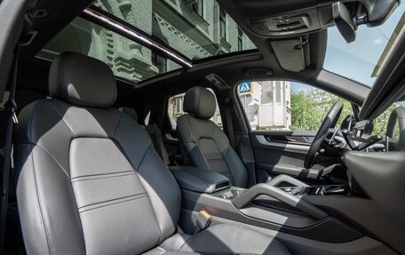 Porsche Cayenne III, 2023 год, 16 900 000 рублей, 18 фотография