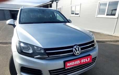 Volkswagen Touareg III, 2011 год, 2 800 000 рублей, 1 фотография
