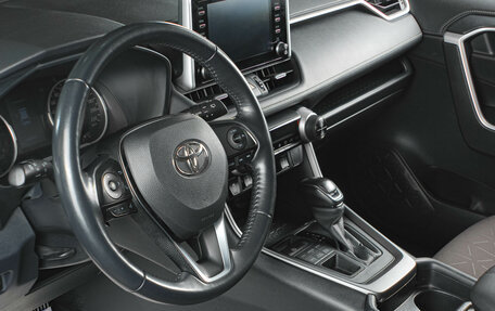 Toyota RAV4, 2022 год, 2 949 000 рублей, 8 фотография