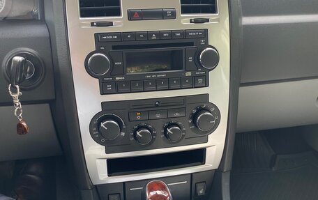Chrysler 300C II, 2006 год, 2 000 000 рублей, 10 фотография