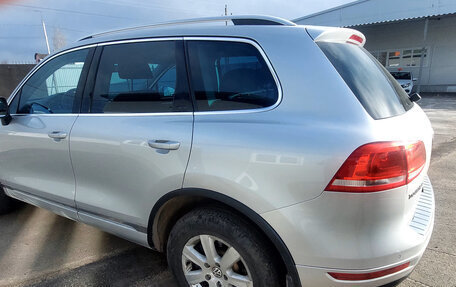 Volkswagen Touareg III, 2011 год, 2 800 000 рублей, 2 фотография