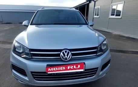 Volkswagen Touareg III, 2011 год, 2 800 000 рублей, 6 фотография