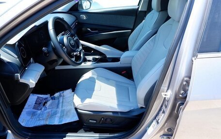 Hyundai Elantra, 2022 год, 2 100 000 рублей, 11 фотография