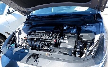 Hyundai Elantra, 2022 год, 2 100 000 рублей, 13 фотография