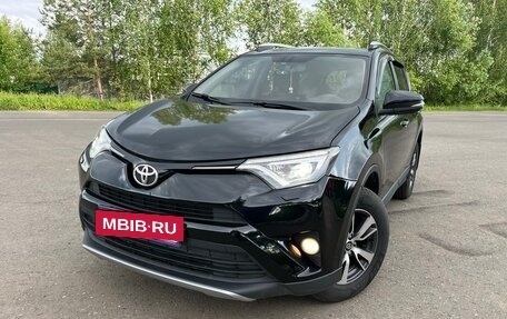 Toyota RAV4, 2017 год, 1 947 000 рублей, 3 фотография