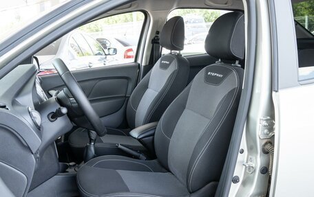 Renault Logan II, 2022 год, 1 549 000 рублей, 10 фотография