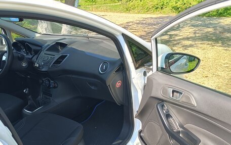 Ford Fiesta, 2015 год, 750 000 рублей, 15 фотография