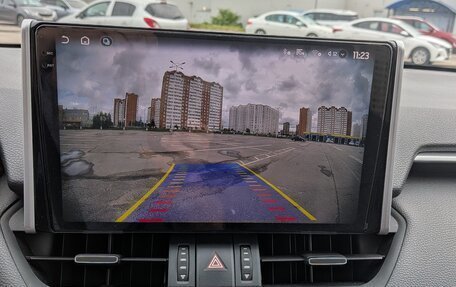 Toyota RAV4, 2019 год, 3 000 000 рублей, 7 фотография