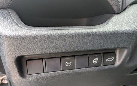 Toyota RAV4, 2019 год, 3 000 000 рублей, 14 фотография