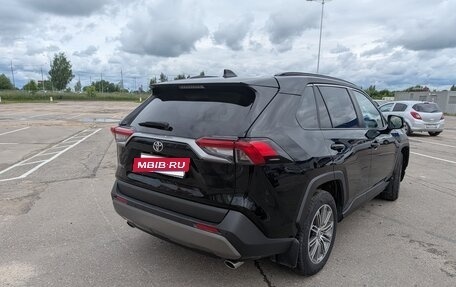 Toyota RAV4, 2019 год, 3 000 000 рублей, 4 фотография