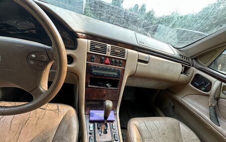 Mercedes-Benz E-Класс, 2000 год, 175 000 рублей, 7 фотография