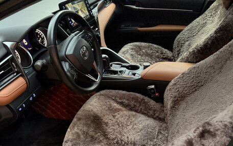 Toyota Camry, 2022 год, 3 650 000 рублей, 6 фотография