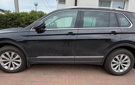 Volkswagen Tiguan II, 2017 год, 2 050 000 рублей, 2 фотография