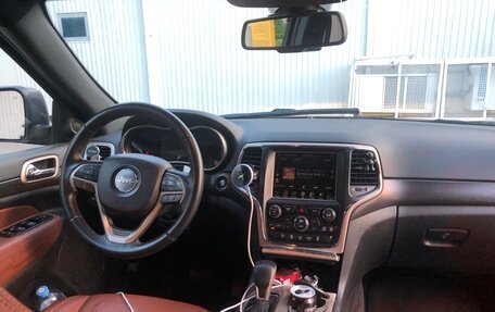 Jeep Grand Cherokee, 2016 год, 3 250 000 рублей, 10 фотография