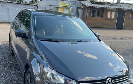 Volkswagen Polo VI (EU Market), 2011 год, 500 000 рублей, 2 фотография