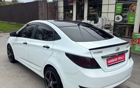 Hyundai Solaris II рестайлинг, 2015 год, 1 250 000 рублей, 1 фотография