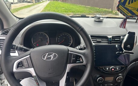 Hyundai Solaris II рестайлинг, 2015 год, 1 250 000 рублей, 16 фотография