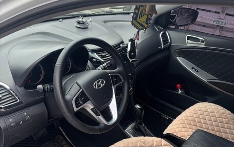 Hyundai Solaris II рестайлинг, 2015 год, 1 250 000 рублей, 24 фотография