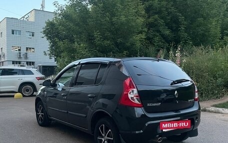 Renault Sandero I, 2013 год, 550 000 рублей, 2 фотография