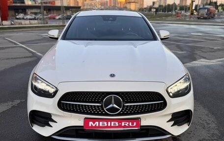 Mercedes-Benz E-Класс, 2022 год, 4 950 000 рублей, 1 фотография
