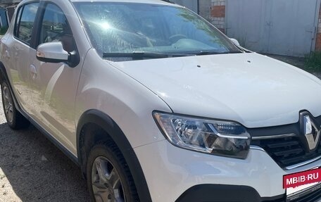 Renault Sandero II рестайлинг, 2022 год, 1 690 000 рублей, 2 фотография